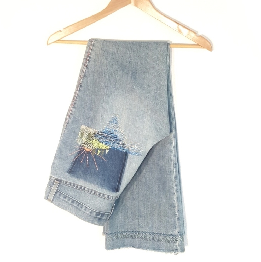 Gap Flare Boho 8 Low Rise Embroidered Jeans Pants